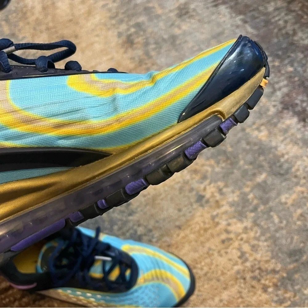 Nike Air Max Deluxe Heritage Sneakers